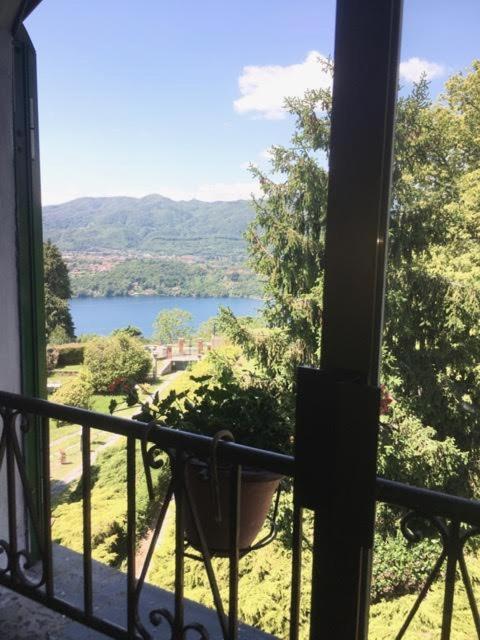 Villa Le Vignole Ameno Екстериор снимка